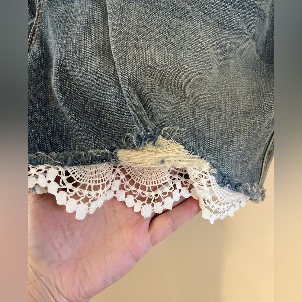torrid Faded Blue Denim Shorts with White Lace Hem - Picture 3 of 4